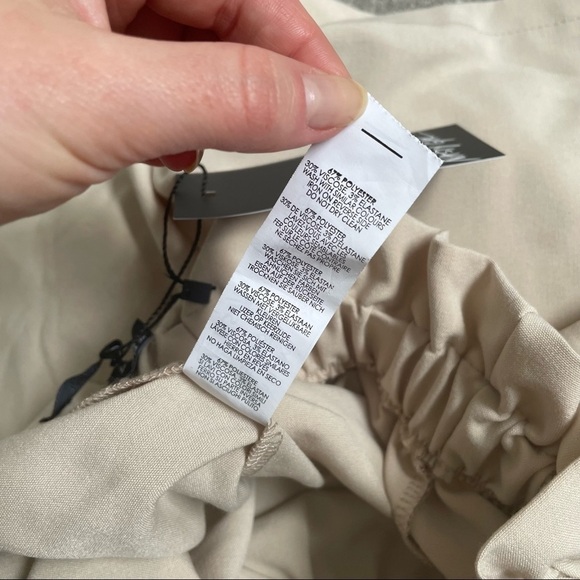 Nasty Gal Stone Beige High Waisted Paperbag Pocket Belted Shorts NWT Size US 2 - Picture 8 of 9